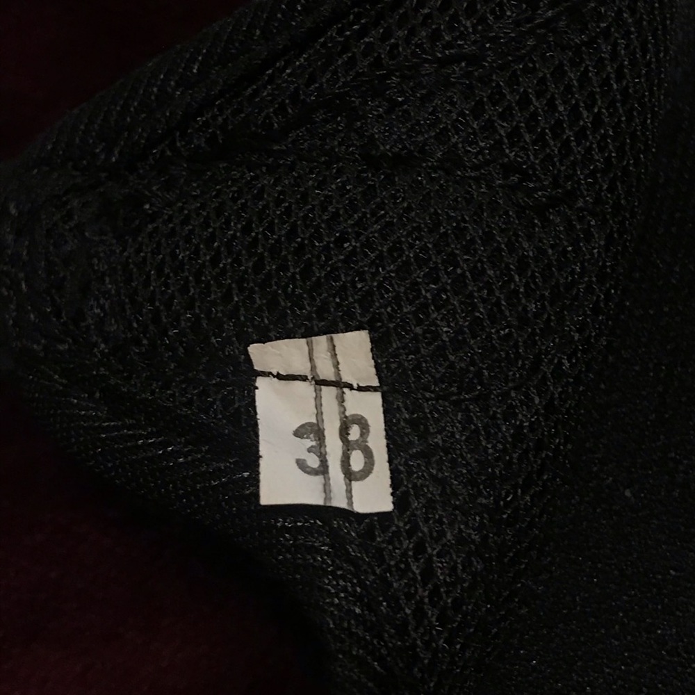 Shoes - Picture 4 of 4